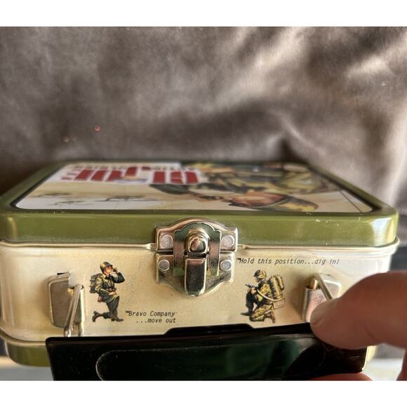 Vintage G.I. Joe Action Soldier - Mini Metal Tin Lunch Box By Hasbro Inc. 1998 - Picture 3 of 8